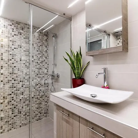 Apartment Near Acropolis Brand New 1 Min From Metro