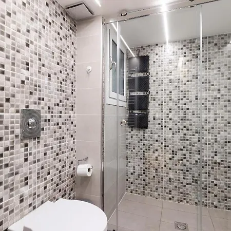 Near Acropolis Brand New 1 Min From Metro * Athens